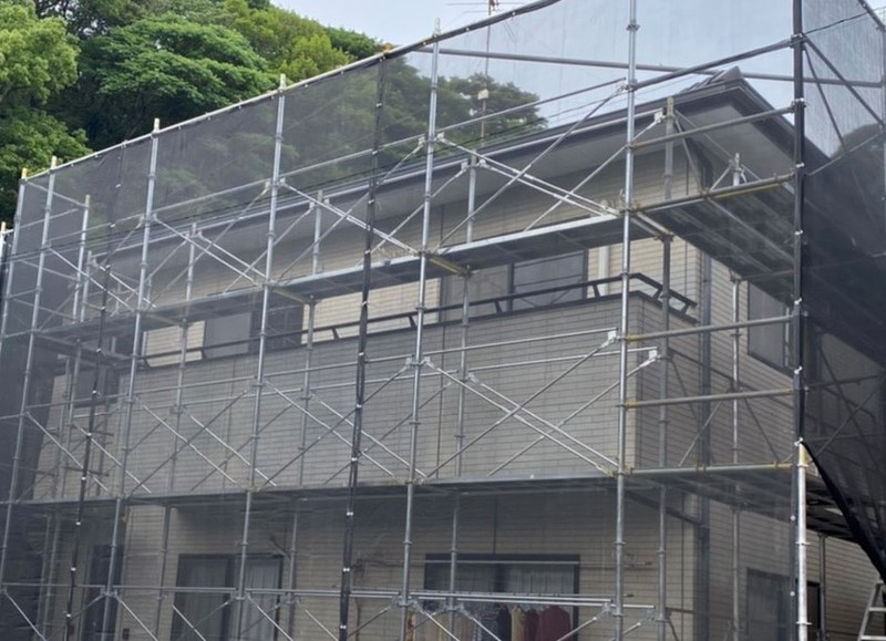 山陽小野田市Y様邸、暑さに負けず屋根・外壁塗装工事進行中