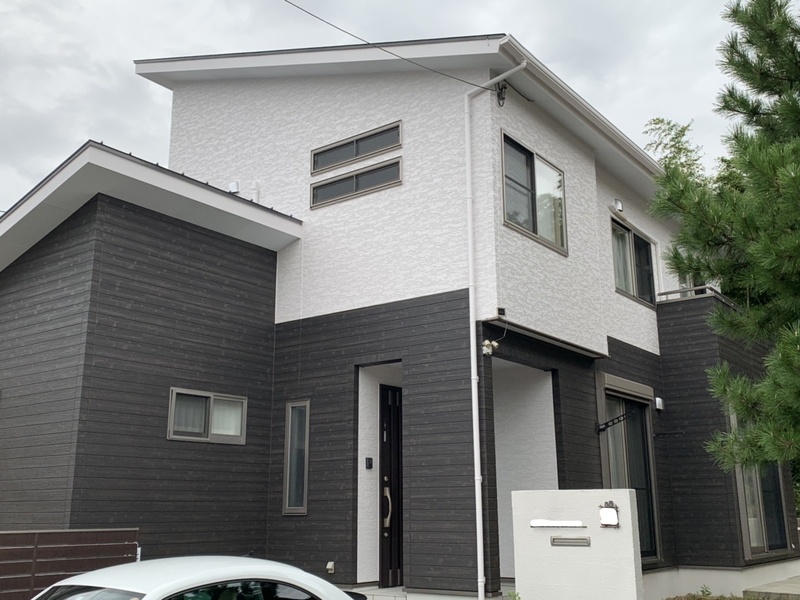 下関市戸建て、屋根・外壁塗装工事が完了し新築の様です