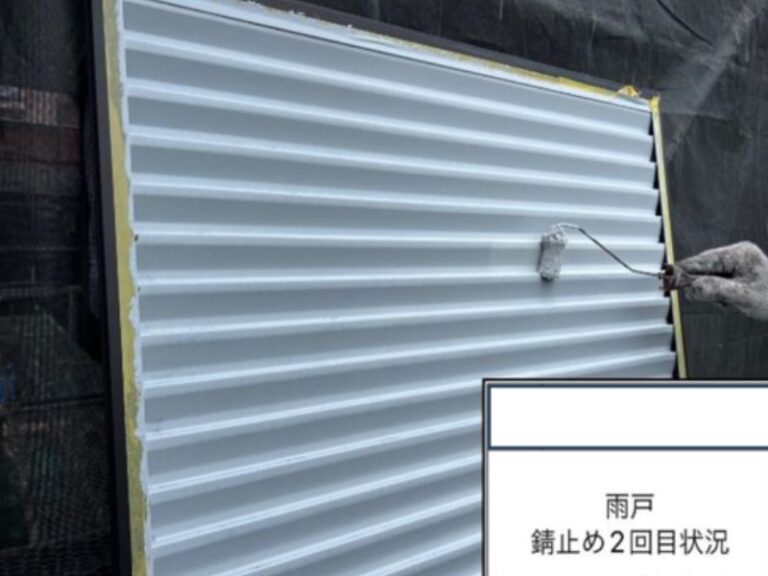 K様邸雨戸　錆止め2回目