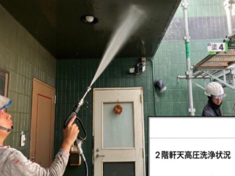 KT様外壁　2階軒天高圧洗浄