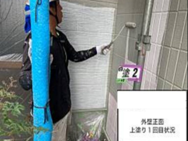 KT様外壁　正面上塗り1回目