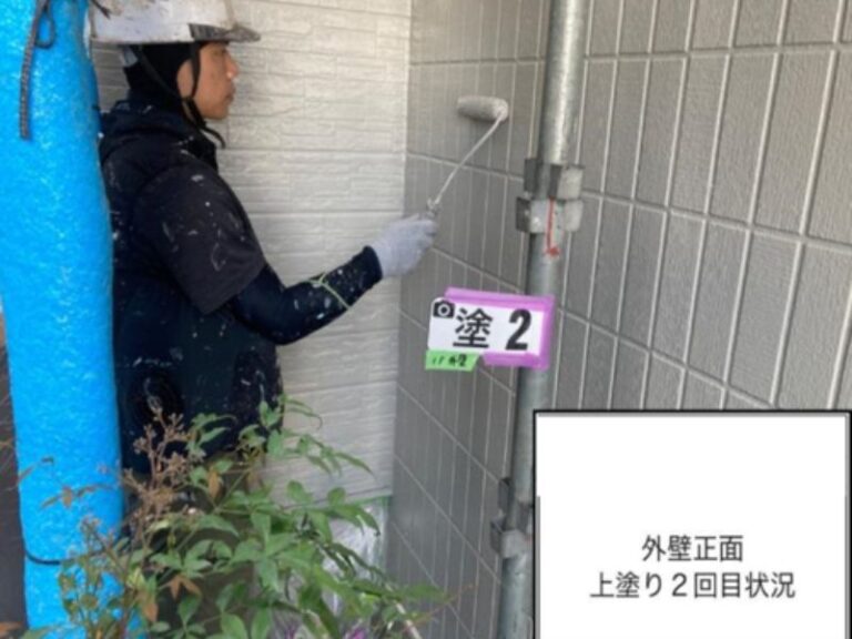 KT様外壁　正面上塗り2回目