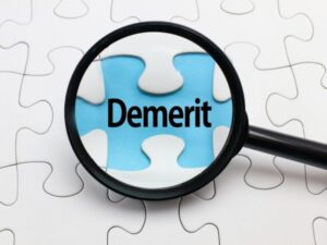 demeritと書かれたパズル