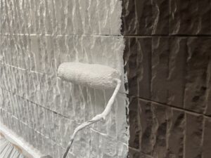 外壁の状態で使用する塗料も違う