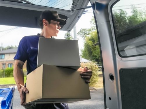 外壁塗装中に宅配便や郵便物は受け取れる？工事中の受け取り方と注意点